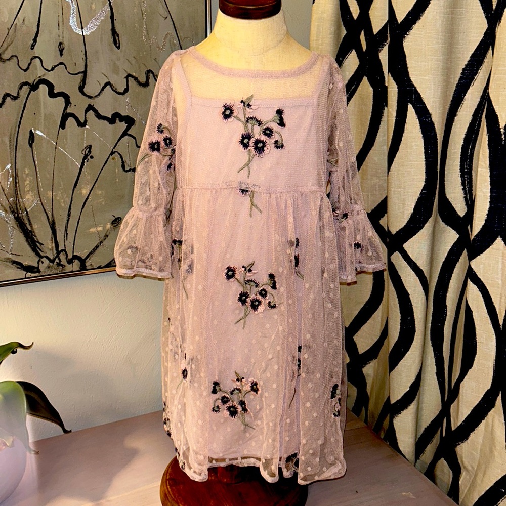 Beautiful lavender Organza Embroidered Dress SZ 5